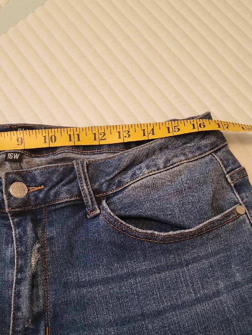 Judy Blue Medium Blue Distressed Cropped Jeans - Picture 4 of 6